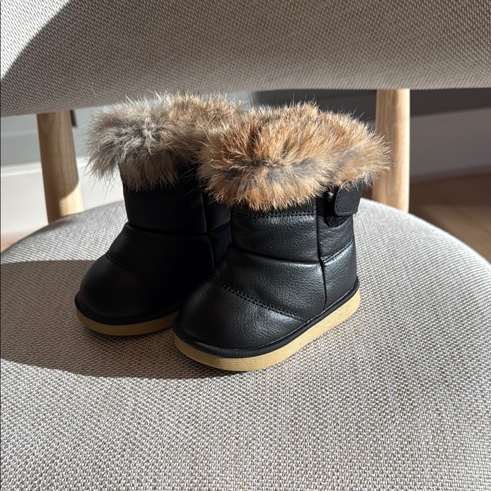 Cozy Black Kids Boots with Faux Fur Trim